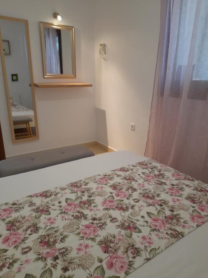 Afroditis House Ormos Panagias Pokoj fotografie